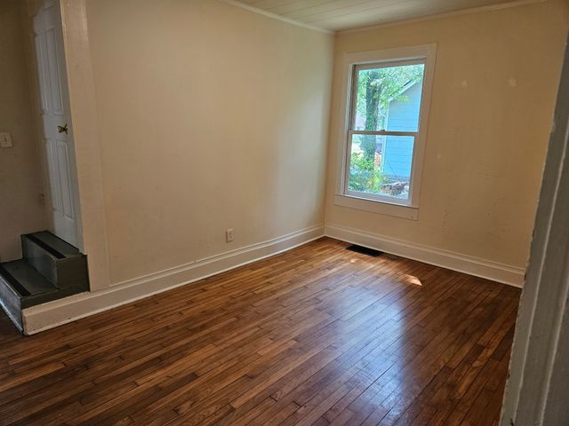 911 Leaf Ave, Murfreesboro, TN 37130
