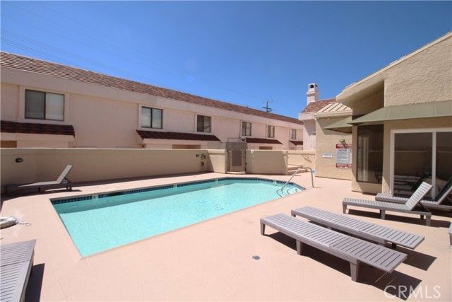 9906 Owensmouth 12, Chatsworth (los Angeles), CA 91311