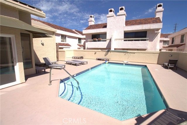 9906 Owensmouth 12, Chatsworth (los Angeles), CA 91311