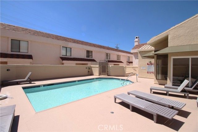 9906 Owensmouth 12, Chatsworth (los Angeles), CA 91311