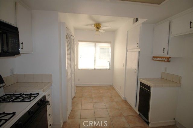 9906 Owensmouth 12, Chatsworth (los Angeles), CA 91311