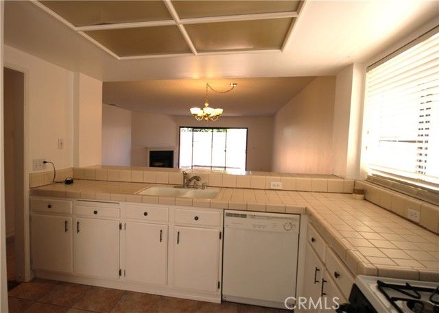 9906 Owensmouth 12, Chatsworth (los Angeles), CA 91311