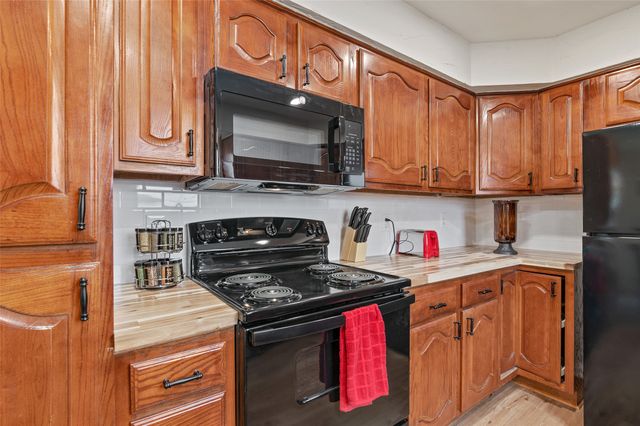 1650 Clydesdale Drive, Lewisville, TX 75067