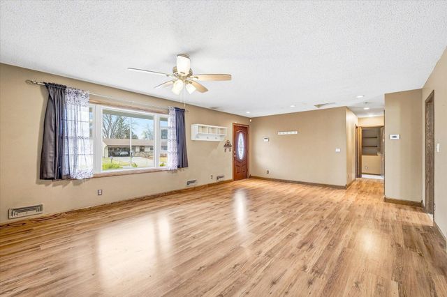 7339 Innsdale Avenue S, Cottage Grove, MN 55016