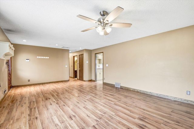 7339 Innsdale Avenue S, Cottage Grove, MN 55016