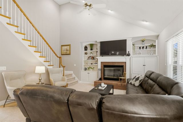 4 Scofield Court, Bloomington, IL 61704