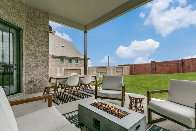 102 HUNTWICK DR, Boerne, TX 78006