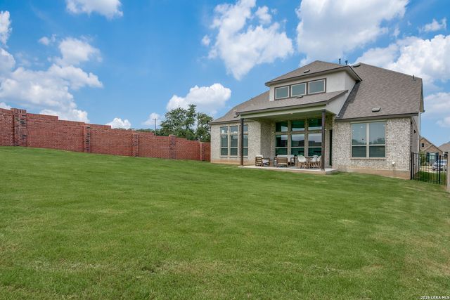 102 HUNTWICK DR, Boerne, TX 78006