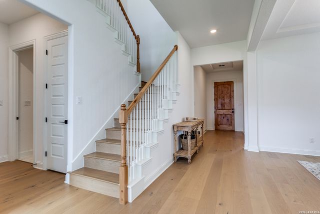 102 HUNTWICK DR, Boerne, TX 78006