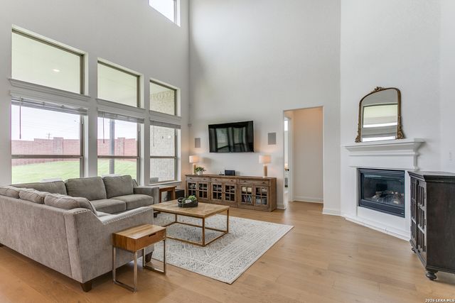 102 HUNTWICK DR, Boerne, TX 78006