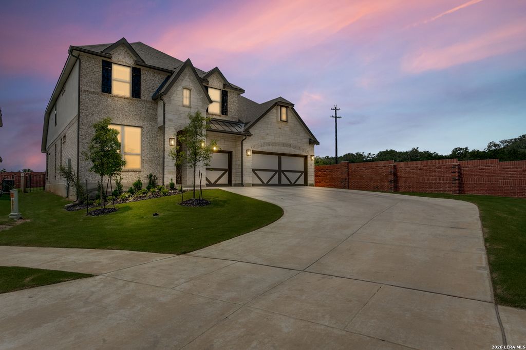 102 HUNTWICK DR, Boerne, TX 78006