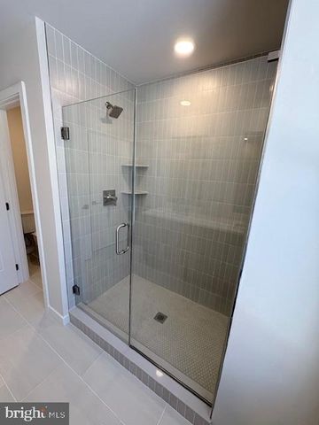 30 GRAYSON LN, Downingtown, PA 19335