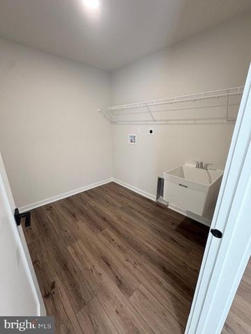 30 GRAYSON LN, Downingtown, PA 19335