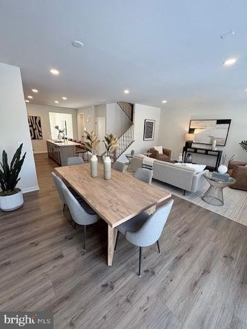 30 GRAYSON LN, Downingtown, PA 19335