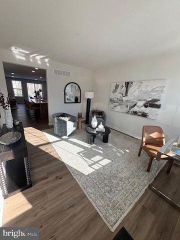 30 GRAYSON LN, Downingtown, PA 19335