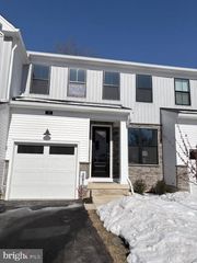 30 GRAYSON LN, Downingtown, PA 19335