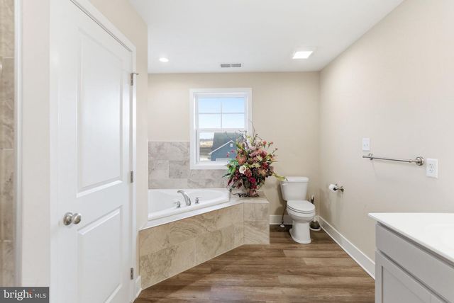 255 RECIFE CT, Martinsburg, WV 25403