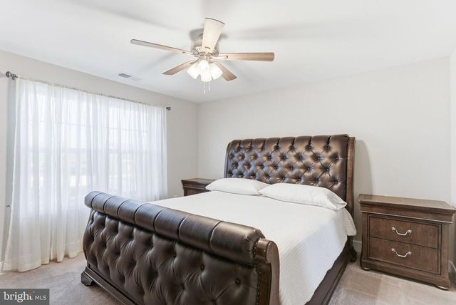 255 RECIFE CT, Martinsburg, WV 25403