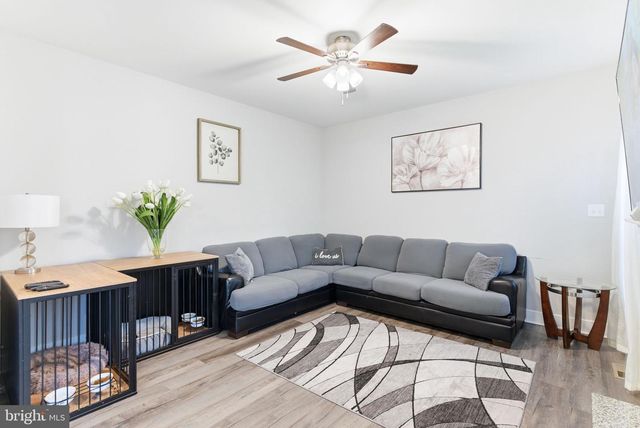 255 RECIFE CT, Martinsburg, WV 25403