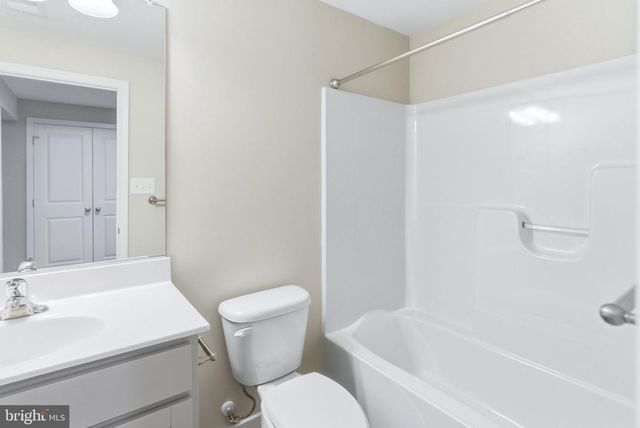 255 RECIFE CT, Martinsburg, WV 25403