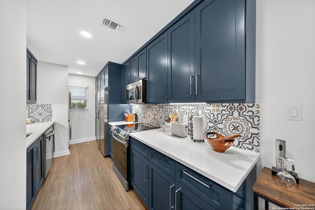 2718 Old Field Dr Apt 502, San Antonio, TX 78247