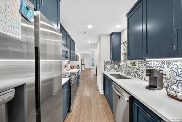 2718 Old Field Dr Apt 502, San Antonio, TX 78247