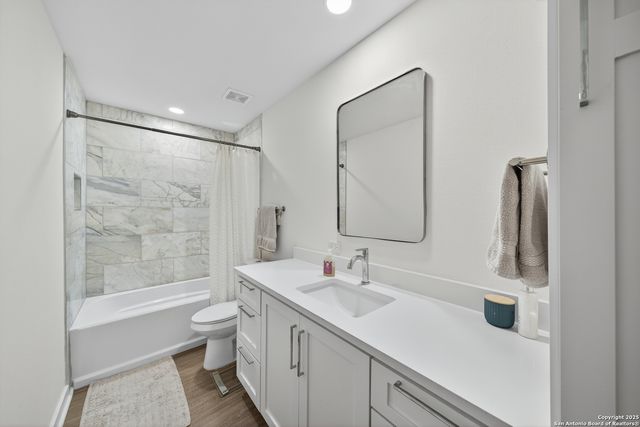2718 Old Field Dr Apt 502, San Antonio, TX 78247