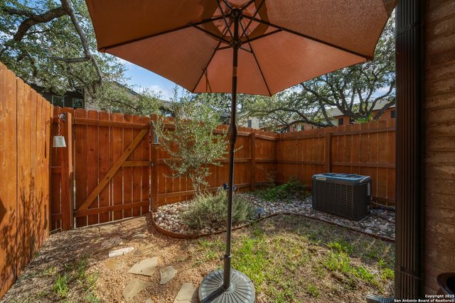 2718 Old Field Dr Apt 502, San Antonio, TX 78247