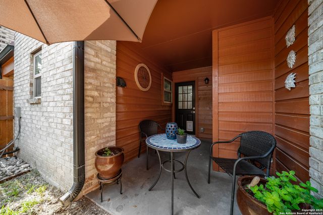 2718 Old Field Dr Apt 502, San Antonio, TX 78247
