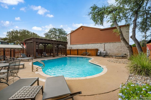 2718 Old Field Dr Apt 502, San Antonio, TX 78247