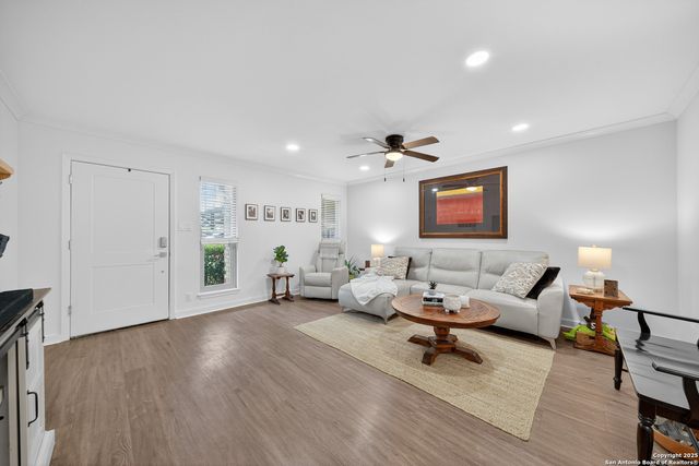 2718 Old Field Dr Apt 502, San Antonio, TX 78247