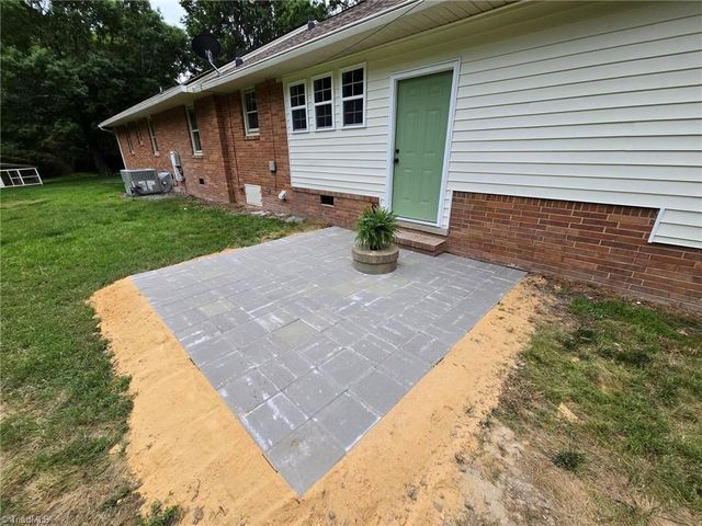 3669 W Greensboro Chapel Hill Road, Liberty, NC 27298