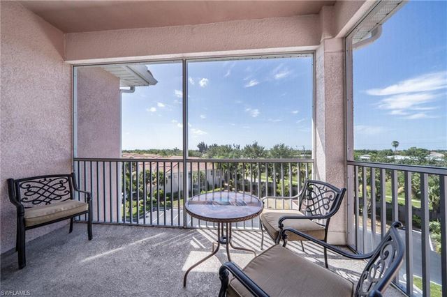 15901 Royal Pointe LN 405, Fort Myers, FL 33908