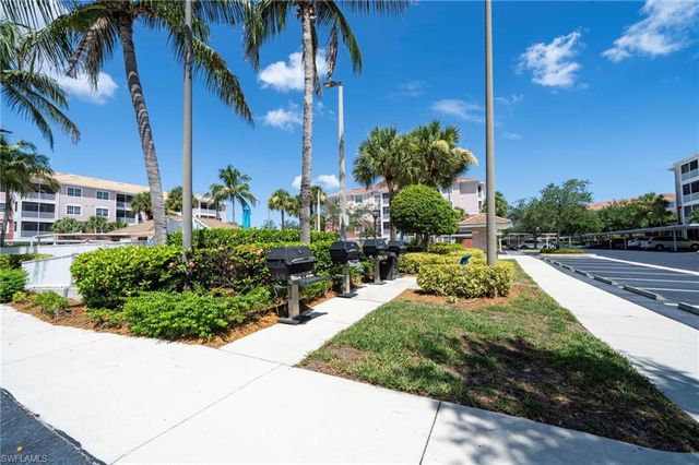 15901 Royal Pointe LN 405, Fort Myers, FL 33908