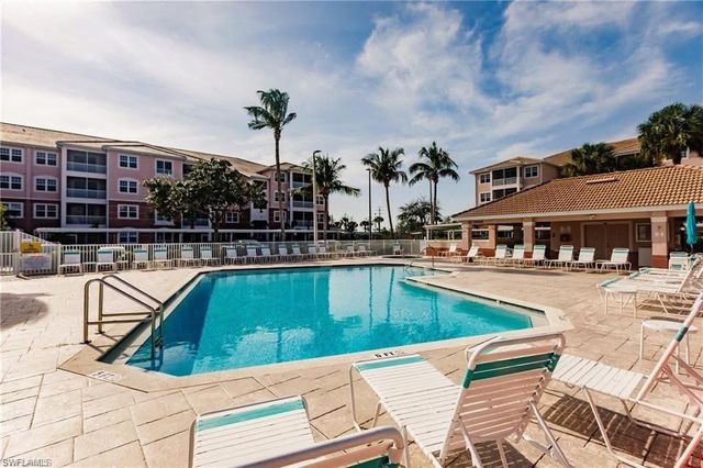 15901 Royal Pointe LN 405, Fort Myers, FL 33908