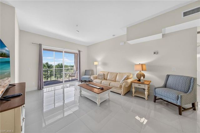 15901 Royal Pointe LN 405, Fort Myers, FL 33908
