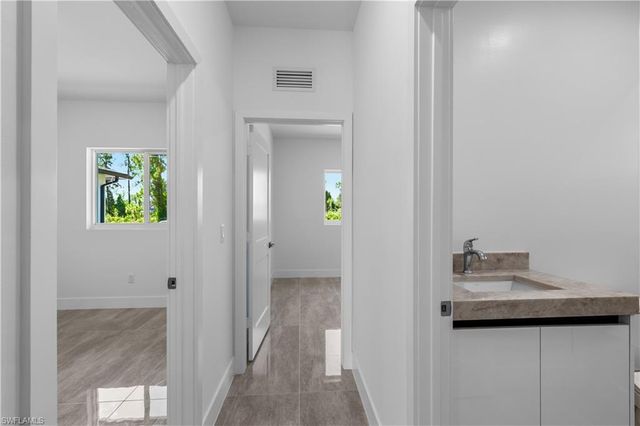 1142 Dutchess ST E, Lehigh Acres, FL 33974