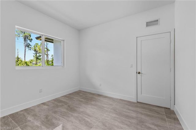 1142 Dutchess ST E, Lehigh Acres, FL 33974