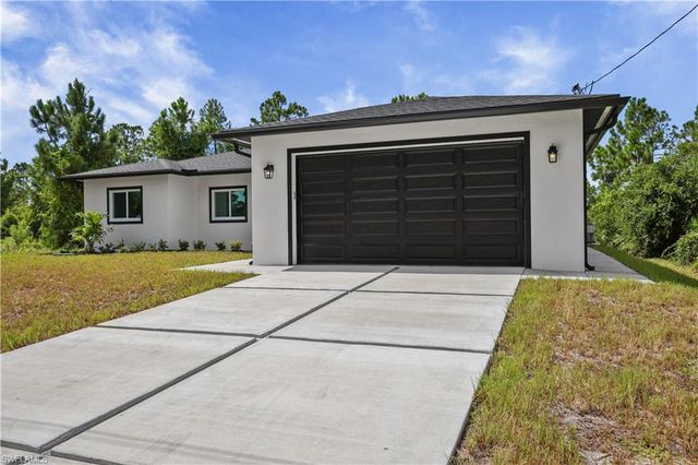 1142 Dutchess ST E, Lehigh Acres, FL 33974