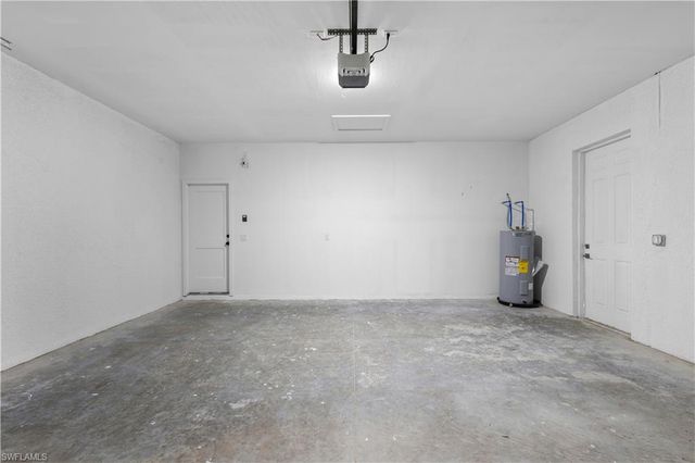 1142 Dutchess ST E, Lehigh Acres, FL 33974