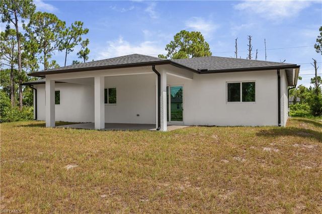 1142 Dutchess ST E, Lehigh Acres, FL 33974
