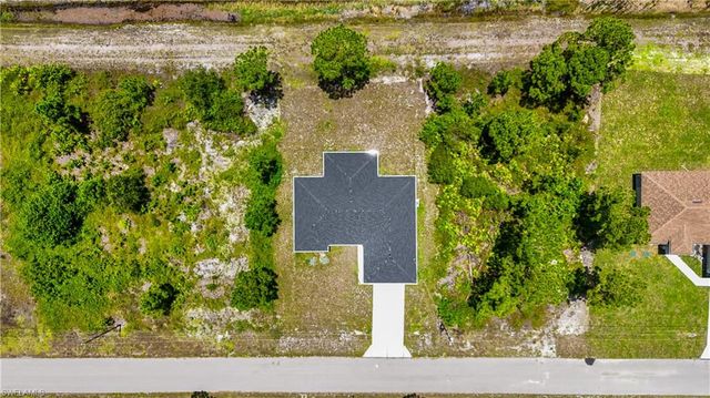1142 Dutchess ST E, Lehigh Acres, FL 33974