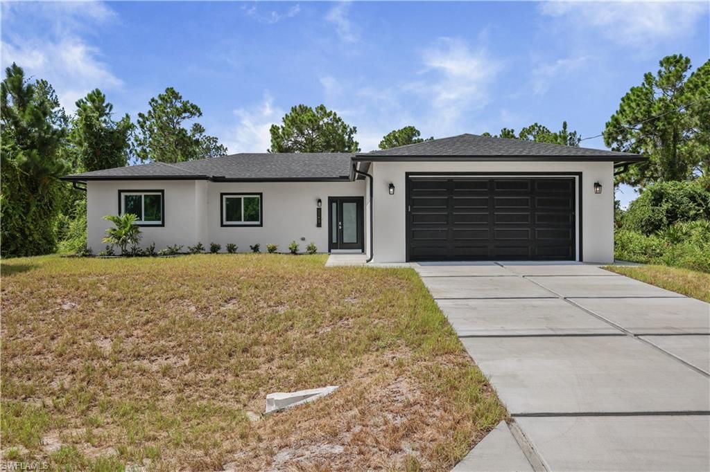 1142 Dutchess ST E, Lehigh Acres, FL 33974