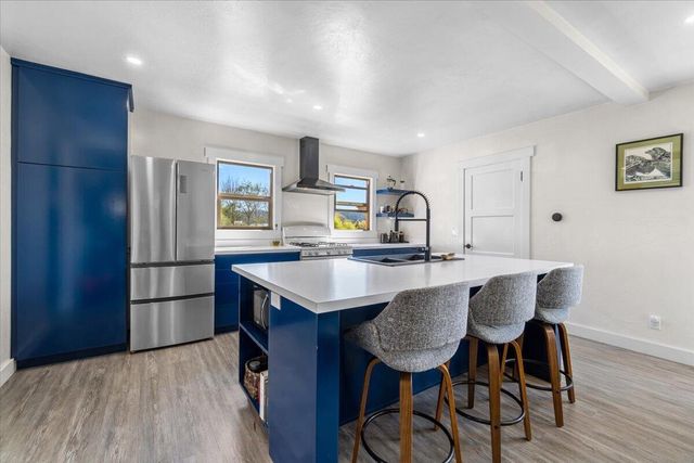 6112 Elk River Road, Elk River, CA 95503