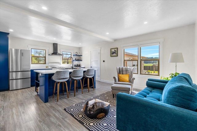 6112 Elk River Road, Elk River, CA 95503