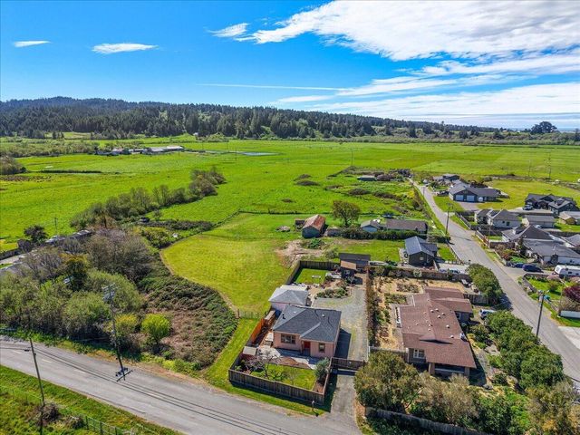 6112 Elk River Road, Elk River, CA 95503