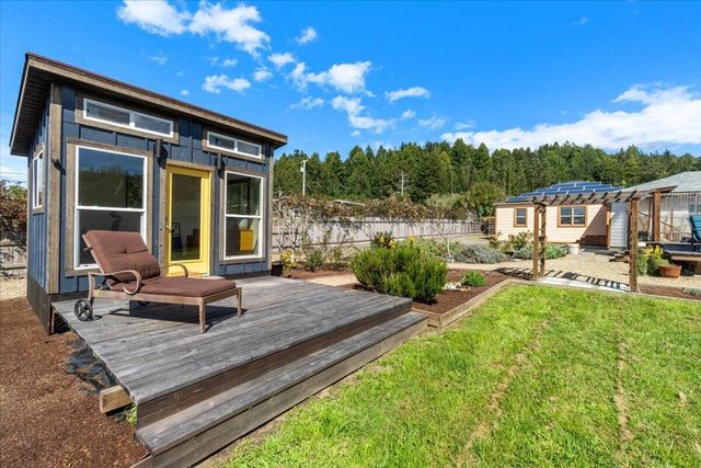 6112 Elk River Road, Elk River, CA 95503