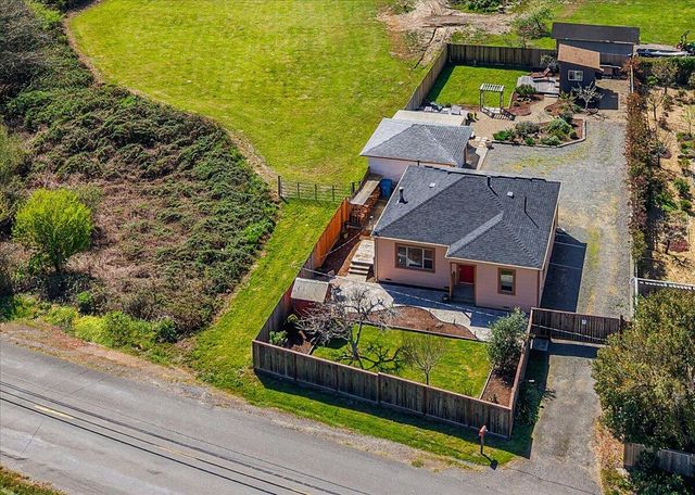 6112 Elk River Road, Elk River, CA 95503