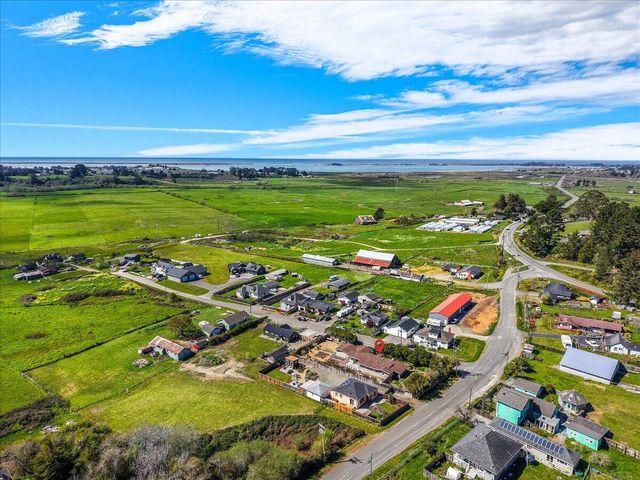 6112 Elk River Road, Elk River, CA 95503