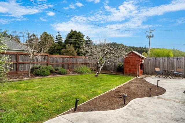 6112 Elk River Road, Elk River, CA 95503